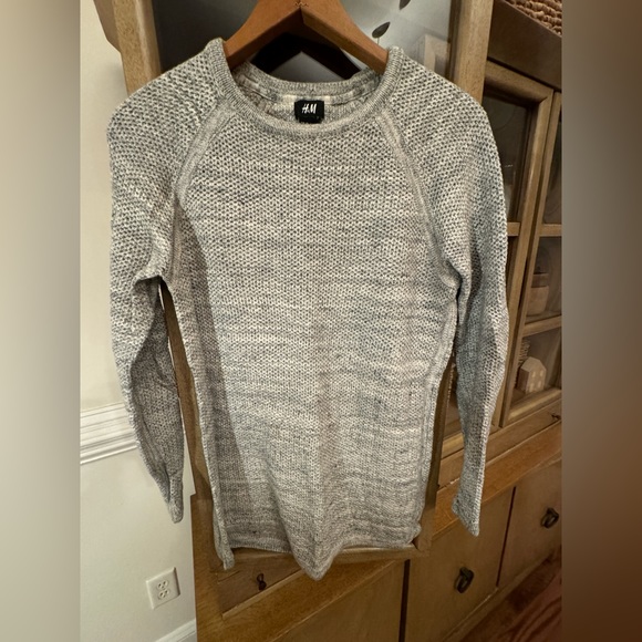 Women’s H&M Heather gray crewneck sweater - Picture 1 of 4